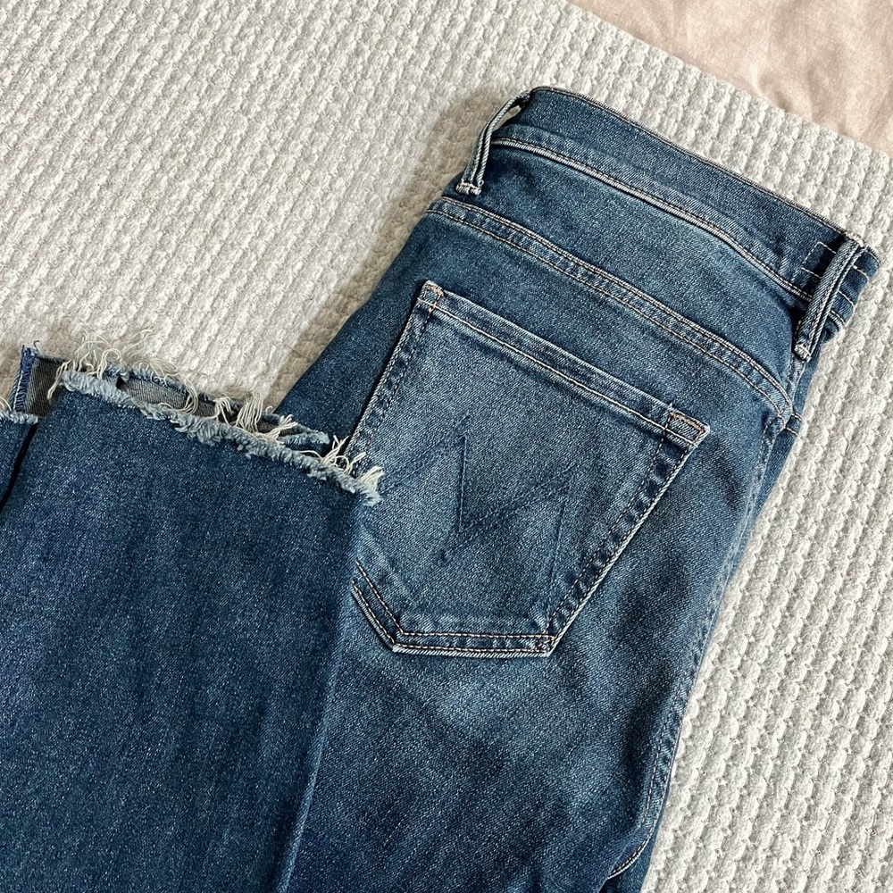MOTHER Insider Crop Step Fray Denim
